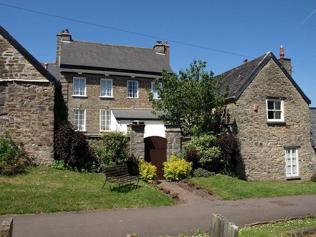 File:Leburn House, Bampton (geograph 2450171).jpg