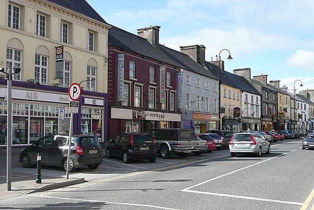 File:Loughrea, Main Street.jpg