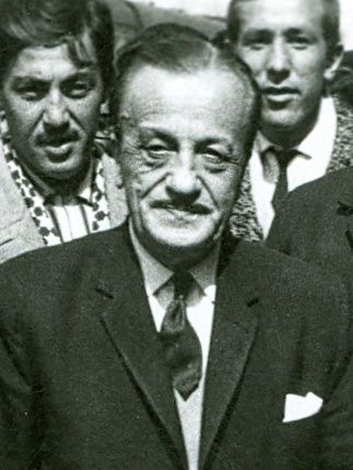 File:Necip Fazıl Kısakürek 2014-05-04 10-06 (cropped).jpg