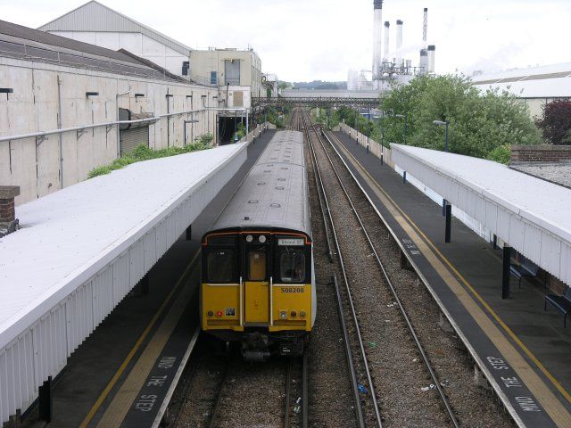 File:New Hythe railway station in 2005.jpg