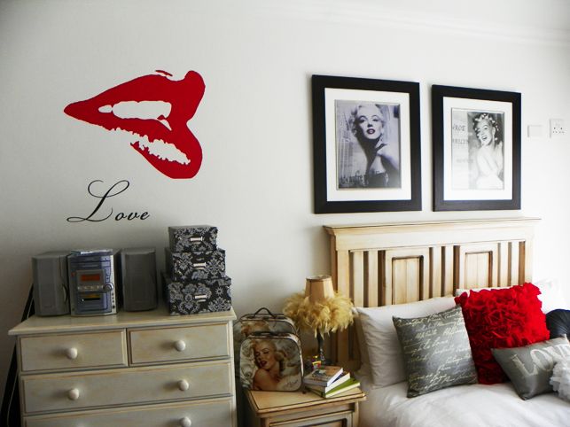 File:Red lips wall decal example.jpg