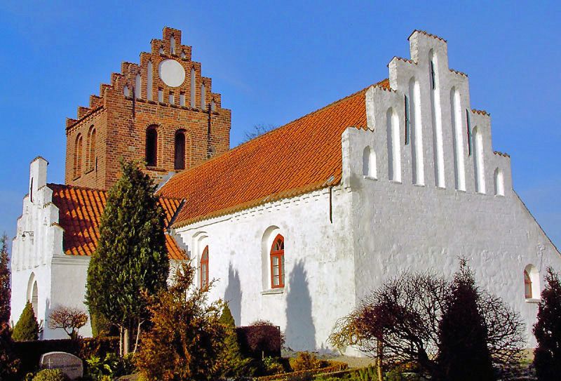 File:Rorup kirke (Lejre).jpg