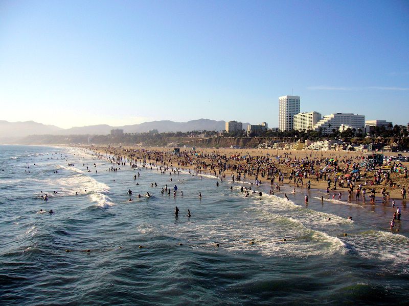 File:Santa monica beach dehk.jpg