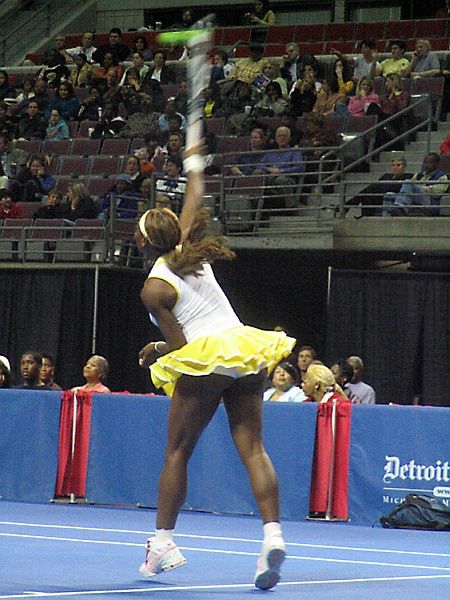 File:Serena serving.jpg