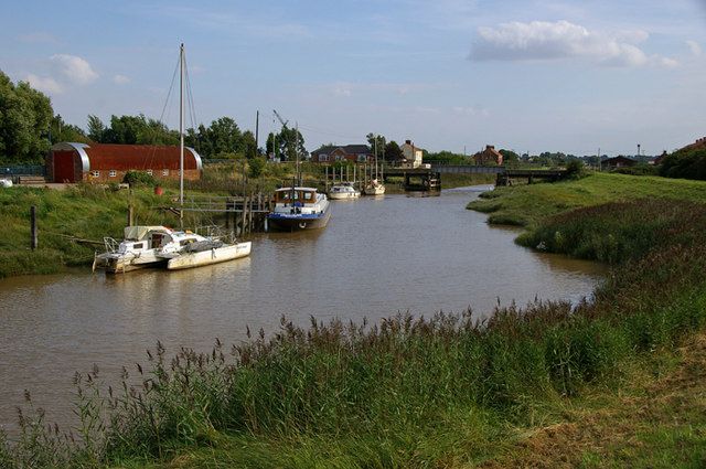 File:Barrow Haven - geograph.org.uk - 1449570.jpg