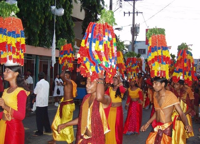 File:Dickwella wesak-perahera.jpg