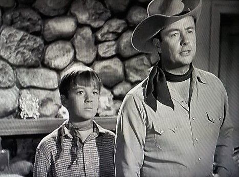 File:Harper Carter and Tim Holt in "Gunplay".jpg