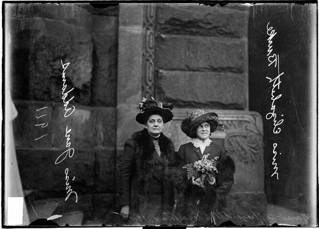 File:Jane Addams and Miss Elizabeth Burke.jpg