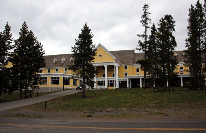 File:Lake Hotel - Yellowstone.jpg