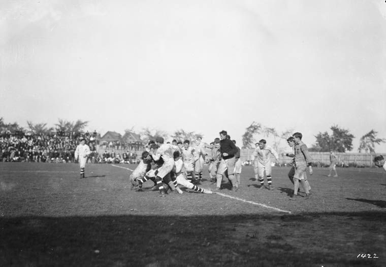 File:Ottawa and Hamilton Tigers football game 5.jpg