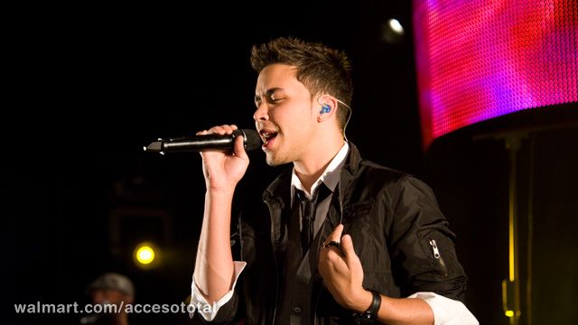 File:Prince Royce on Acceso Total - 2.jpg