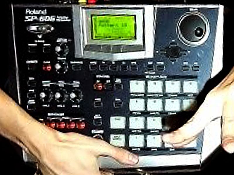 File:Roland SP-606 Sampling Workstation (lowres).jpg