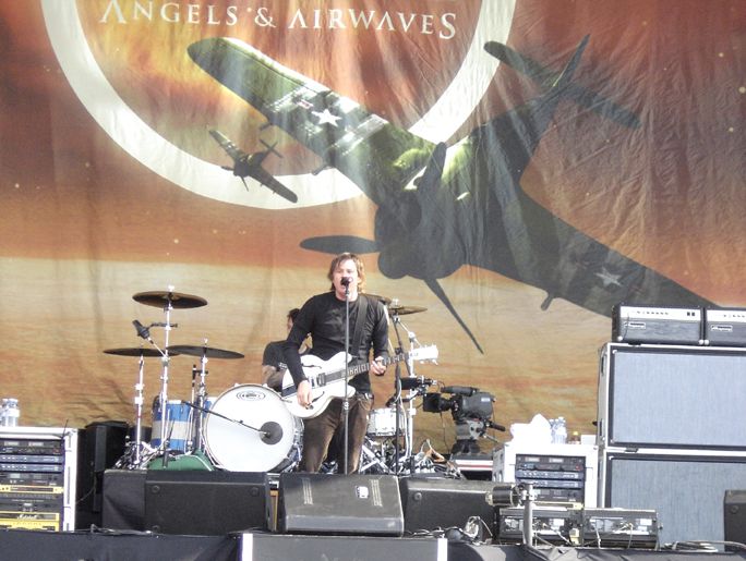 File:Angels and Airwaves (Hyde Park).jpg