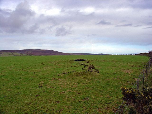 File:Carn Besi - geograph.org.uk - 650296.jpg