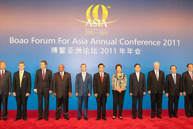 File:Dmitry Medvedev in China 15 April 2011-7.jpeg