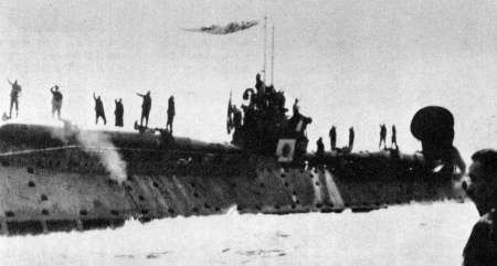 File:Japanese submarine I-367 in May 1945.jpg