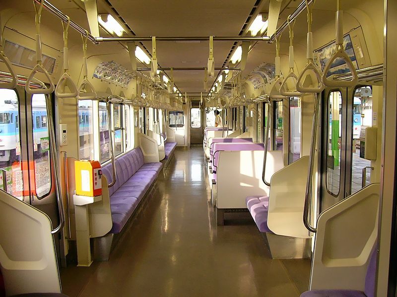 File:Jreast e127-100 inside.jpg