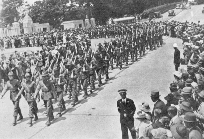 File:NZ Divisional Cavalry leaving Auckland.png