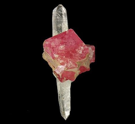 File:Rhodochrosite-Quartz-221271.jpg