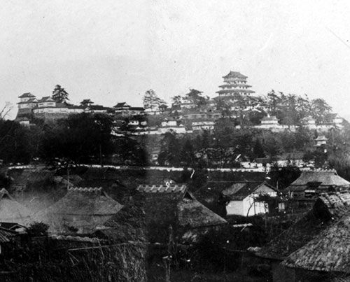 File:Tsuyama Castle old potograph.jpg