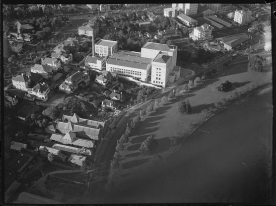 File:1938 Emu Brewery, Perth.jpg