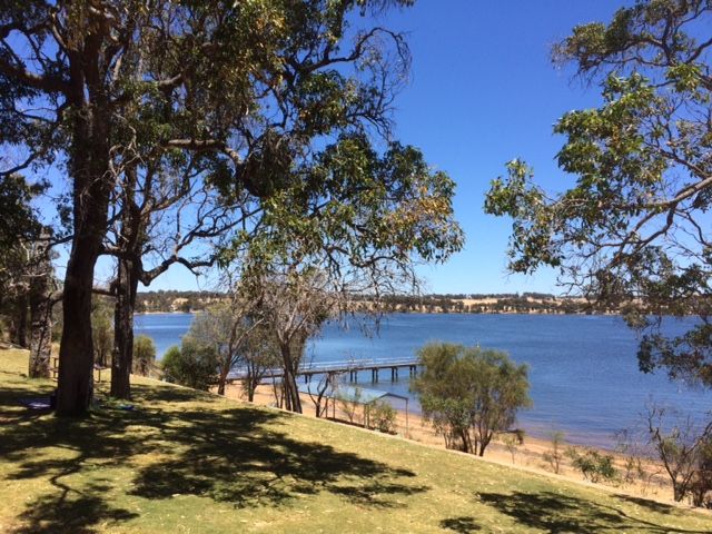 File:Lake Towerrinning.jpg