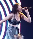 File:Noah Cyrus Live.png