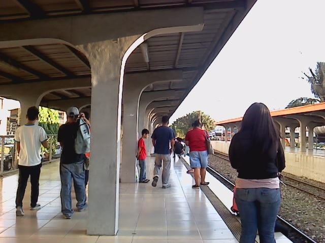 File:PNR Buendia Station 1645.jpg