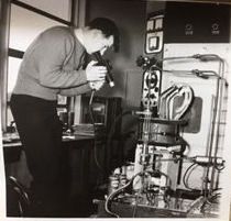 File:Richard Swann glow discharge photo 3.jpg