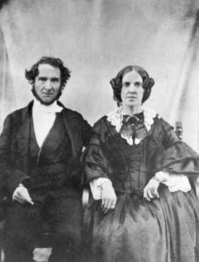 File:Rundle and wife det.jpg