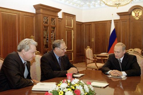 File:Vladimir Putin 12 September 2000-1.jpg