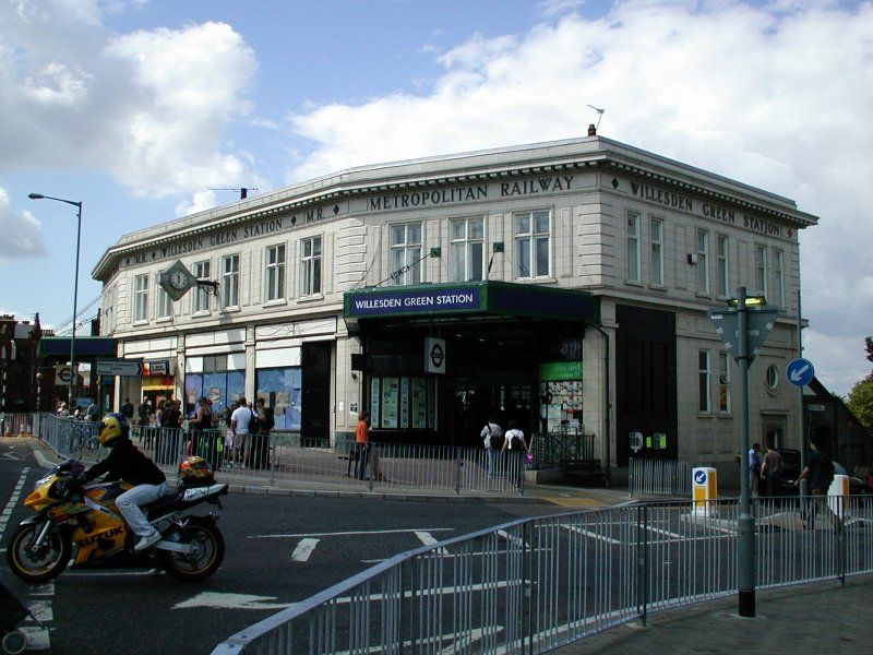 File:Willesdengreenstation.jpg