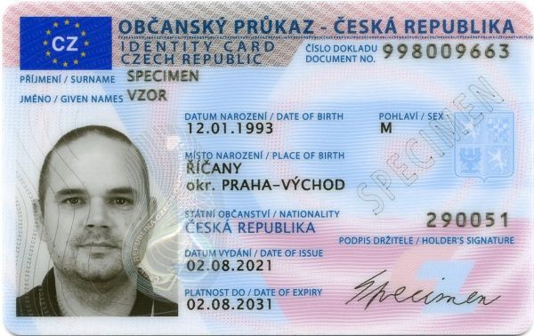 File:2021 Czech ID card front.jpg