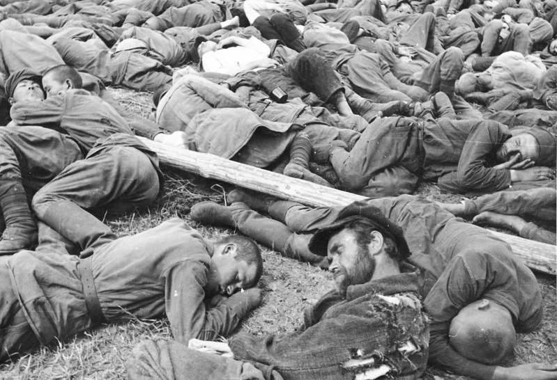 File:Bundesarchiv Bild 101I-006-2212-30, Russland, Gefangene russische Soldaten.jpg