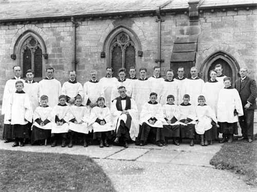 File:Choir at St Ricarius Aberford.jpg