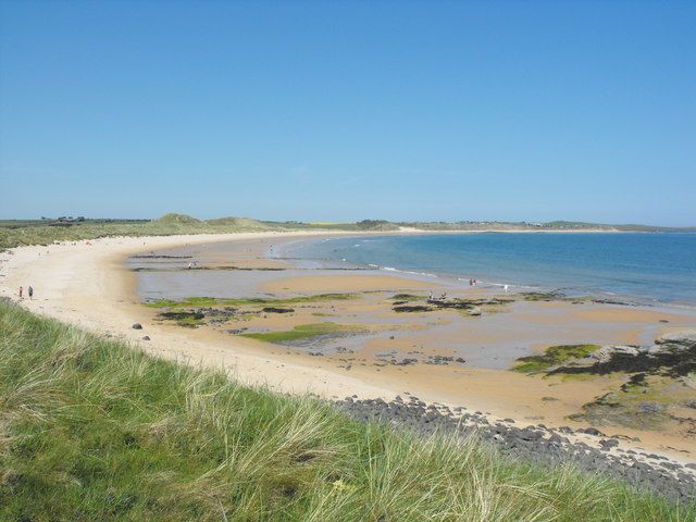 File:Embleton Bay - geograph.org.uk - 1363266.jpg