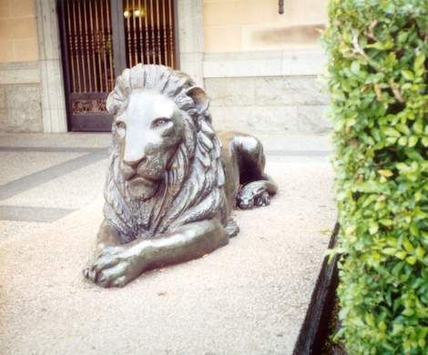 File:Front-of-Lion-sculpture.jpg