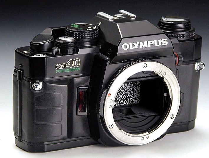 File:Olympus OM-40 with clear random shutter pattern.jpg