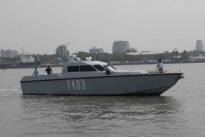 File:Solas Marine fast interceptor craft T-403.jpg