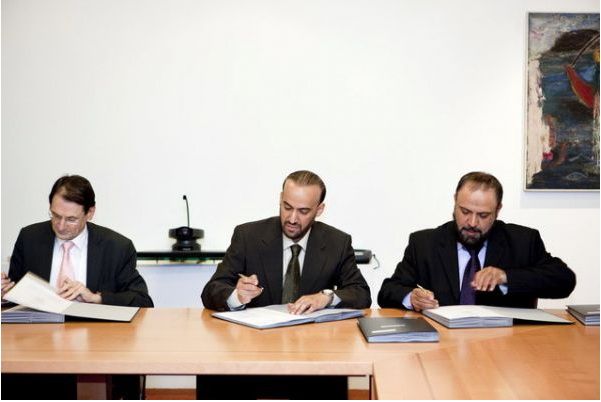 File:Contract signing.jpg