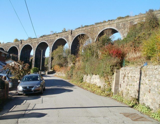 File:Garndiffaith Viaduct crosses Viaduct Road (geograph 2137517).jpg