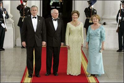 File:Howard at the white house in 2006.jpg