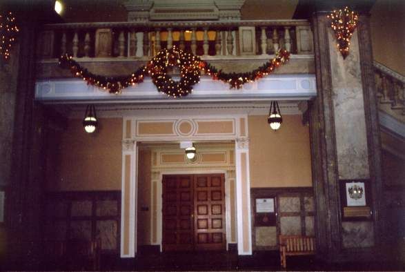 File:Interior-of-Brisbane-City-Hall-at-Christmas.jpg