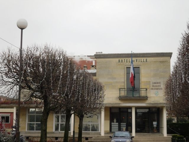 File:Morangis Mairie.JPG