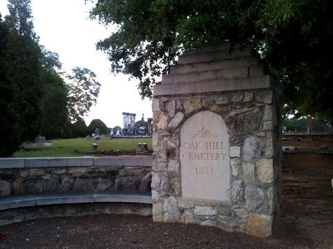 File:Oak Hill Cemetery 2012.JPG