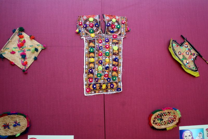 File:Sindhi Handicraft-001.jpg