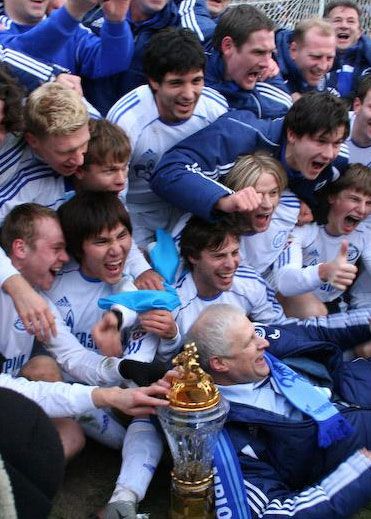 File:Zenit players delighted after winning Premier League.jpg