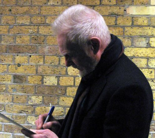 File:Derek Jacobi-autograph.jpg