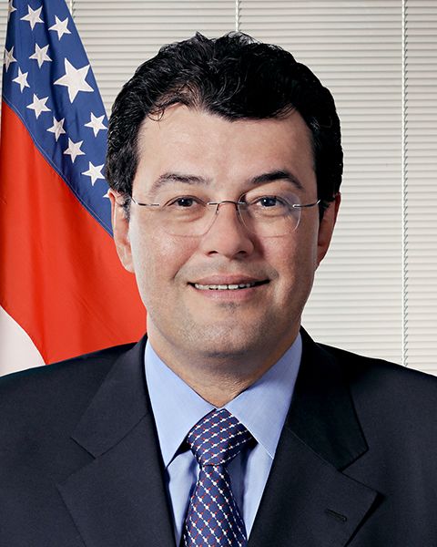 File:Foto oficial de Eduardo Braga.jpg