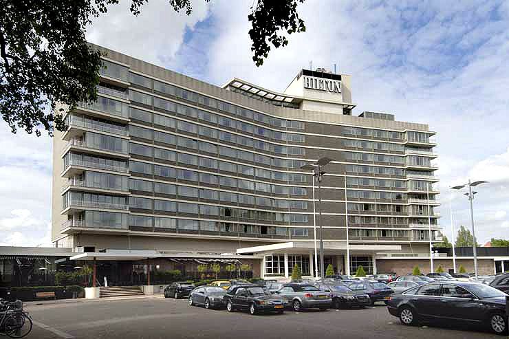 File:Hiltonhotel.jpg